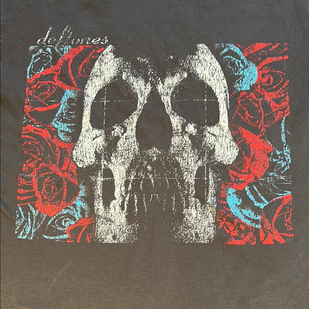 Deftones 2023 Skull Graphic Short Sleeve Tee with Red and Blue Roses